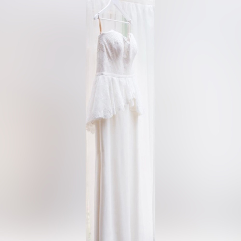 Mariana Hardwick Peplum Wedding Gown - Picture 4 of 9